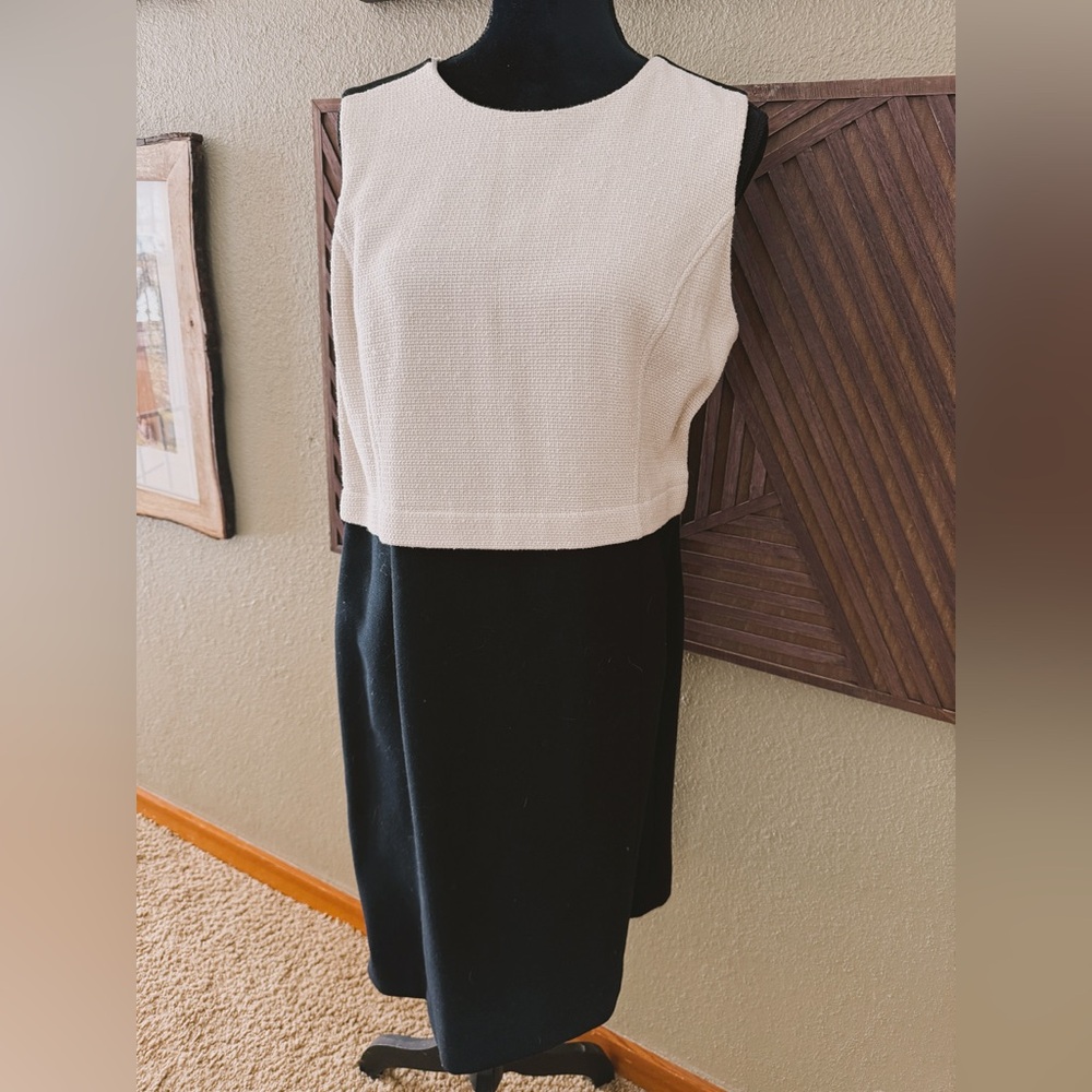 Tory Burch Chic Two-Tone Sleeveless Dress size 12